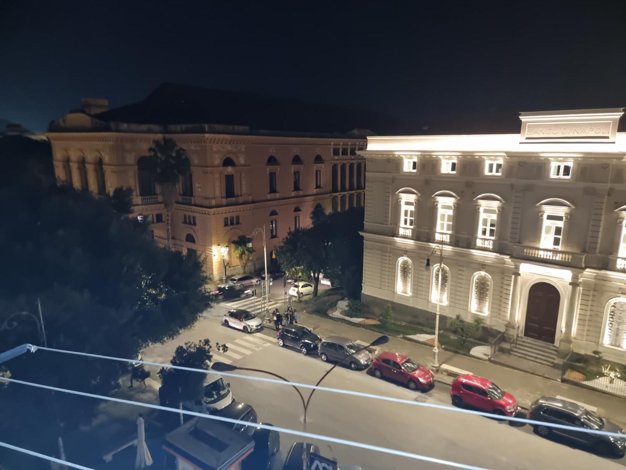 Al Teatro Verdi Luxury Apartment Salerno Exterior foto